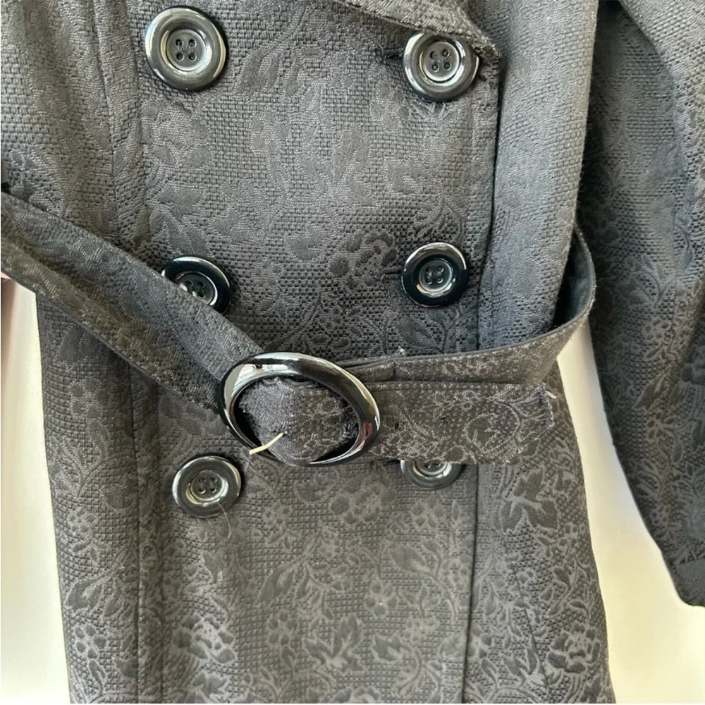 Forever 21 • Black Textured Floral Trench Coat - Picture 2 of 6